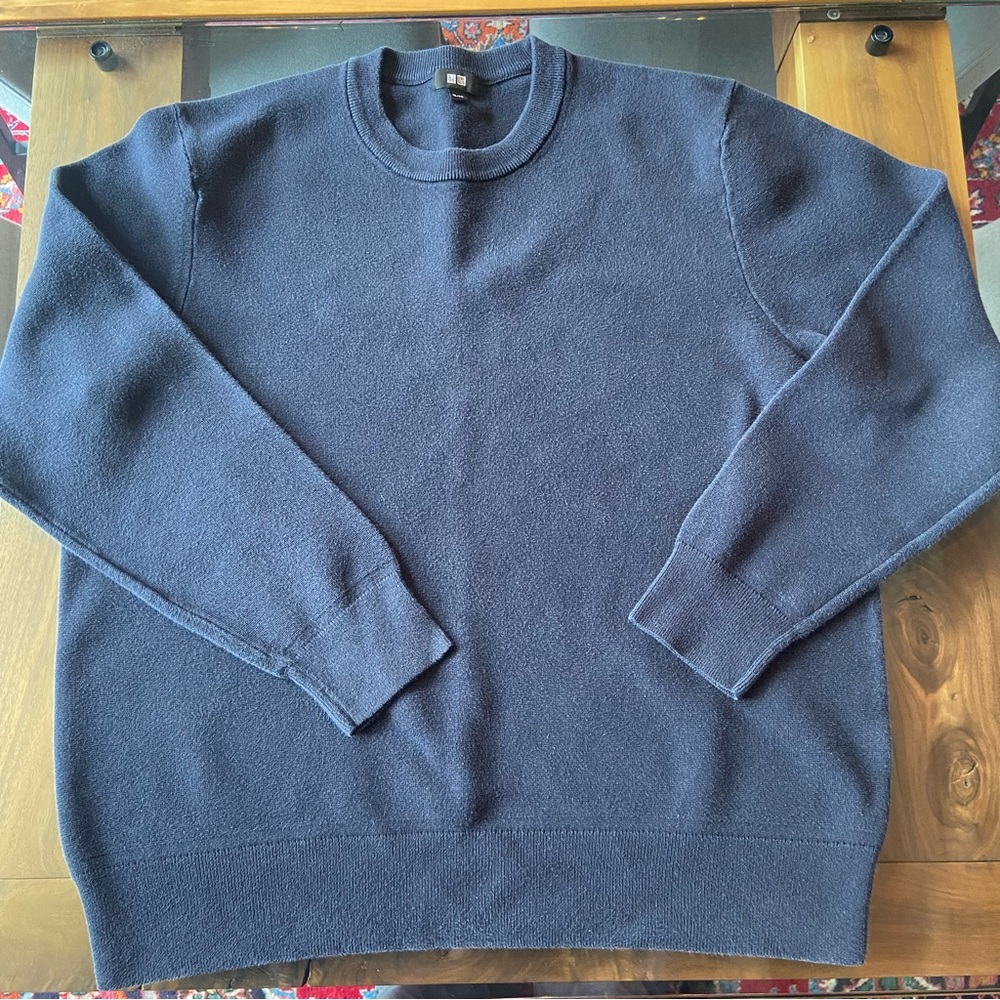 Uniqlo Men's Navy Sweater